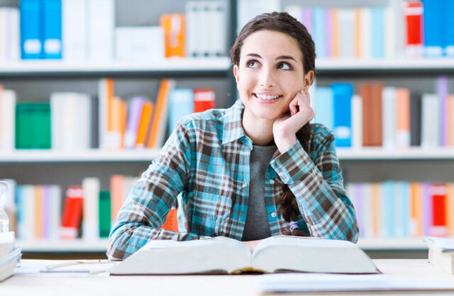 https://www.bekindpro.it/wp-content/uploads/2023/06/ragazza-che-studia-640x418.jpg